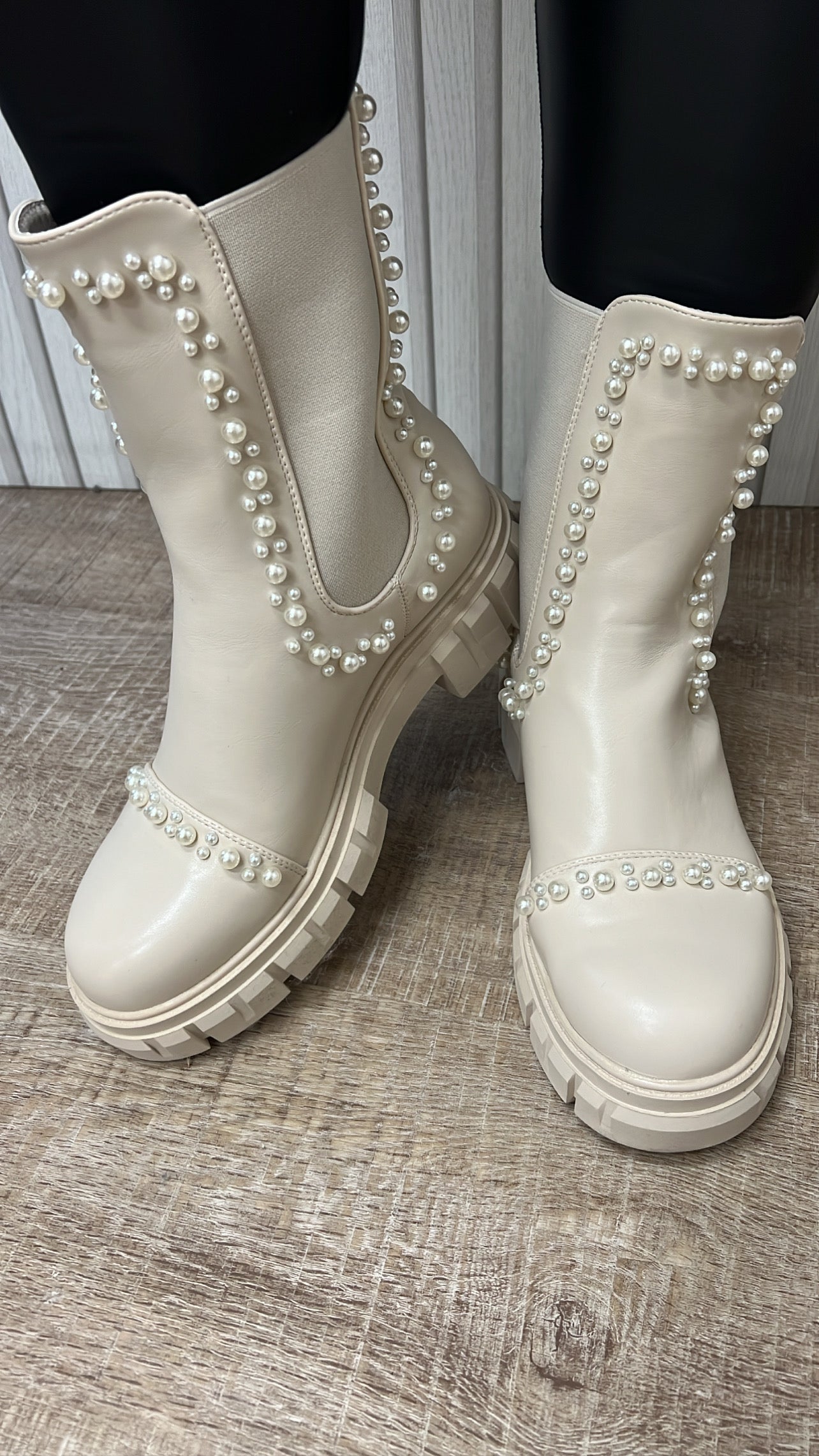 Boots PEARL