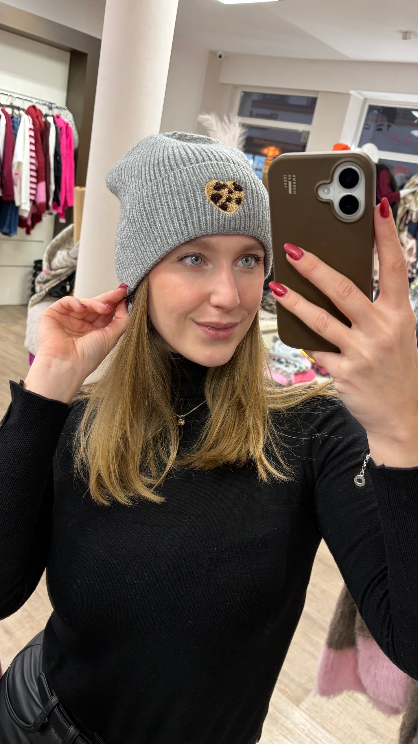 Mütze LEO HEART (4 Farben)