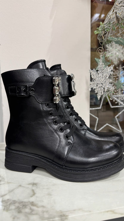 Boots BRILLIANT