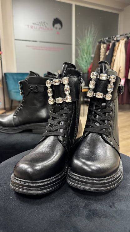 Boots BRILLIANT